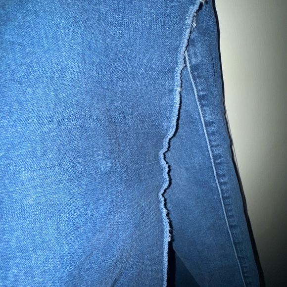 NYDJ Blue Denim Jeans Wide Leg Size 16W. Raw hem - Picture 3 of 4